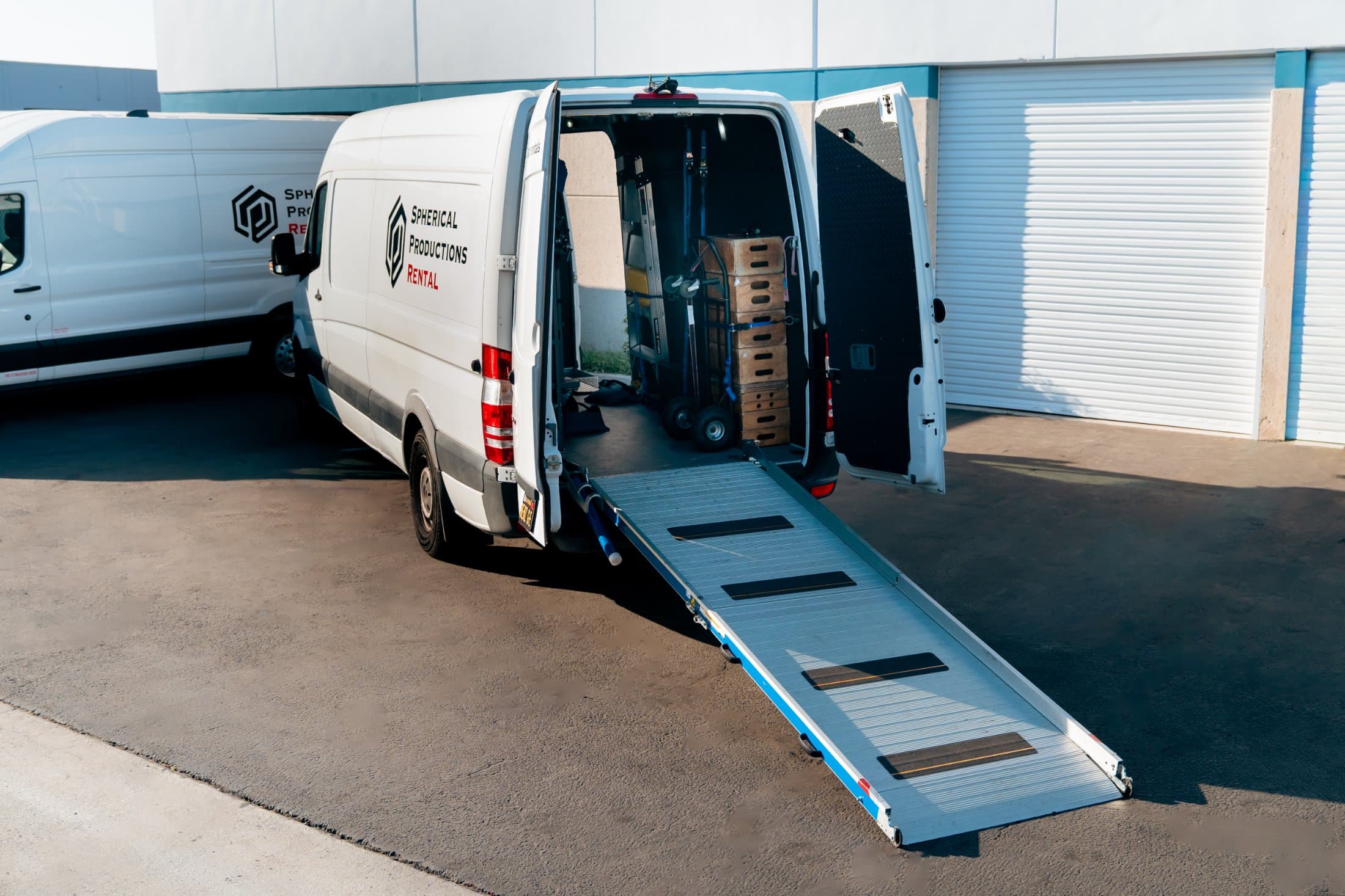 Mercedes Benz Sprinter 2500 High Roof EXT — White