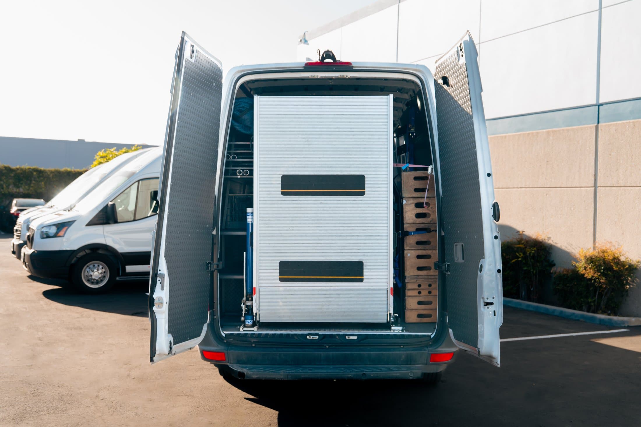 Mercedes Benz Sprinter 2500 High Roof EXT — White